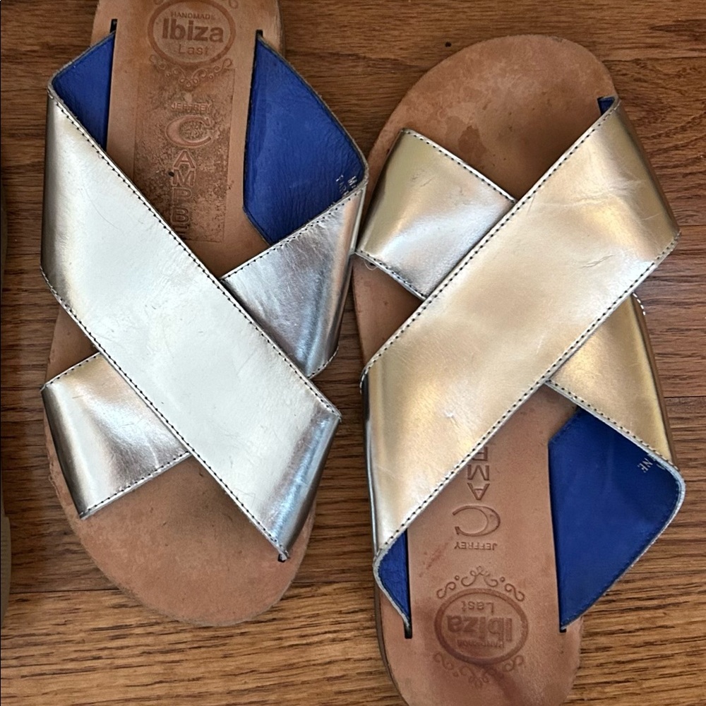 Women’s Jeffrey Campbell flat metallic slide, sz 6